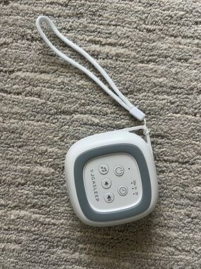 Yoga sleep White Portable Sound Machine with Wrist Strap